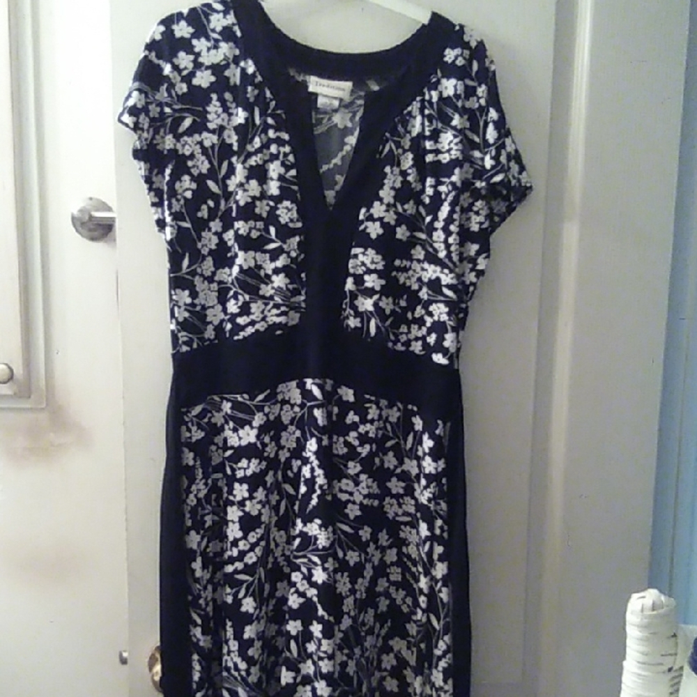 Chic Black and White Floral Midi Dress